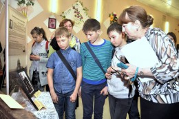 Передвижная выставка о новомучениках Коломенских в Непецинской средней школе 1