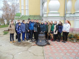 Школьники в Георгиевском храме села Ванилово